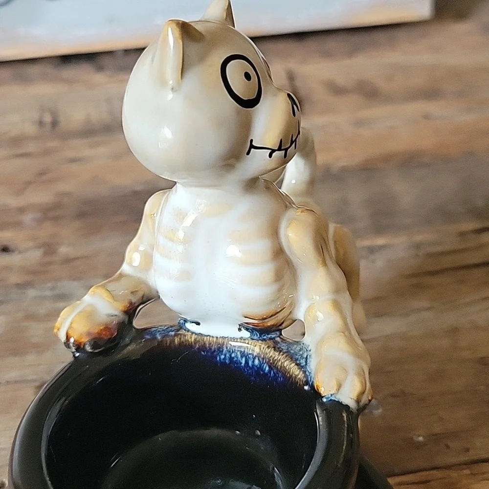 Yankee Candle 2012 Limited Edition Boney Bunch Skeleton Cat Tea Light Holder